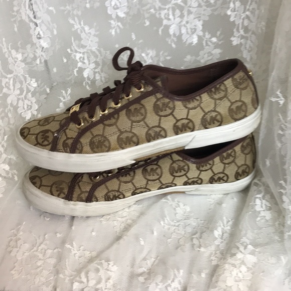 Michael Kors Signature Sneakers Size 9.5 M - Picture 3 of 7